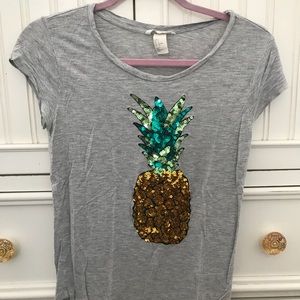 H&M Pineapple Sequin Gray Tee Size Small
